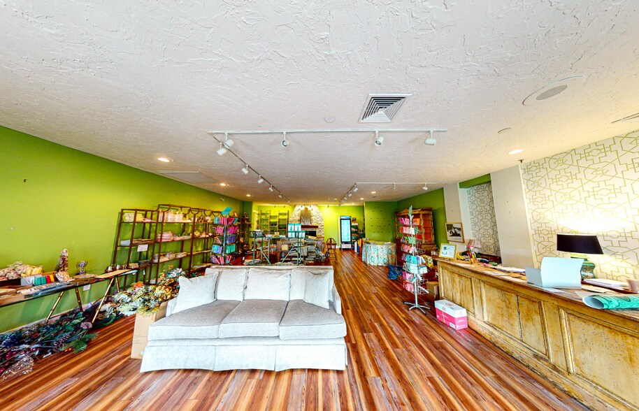 More Photos Of 3117 Franklin Rd SW, Roanoke Storefront For Lease