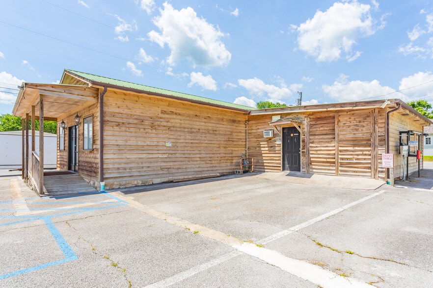 More Photos Of 505 W 9th St, Chickamauga Fast Food For Sale