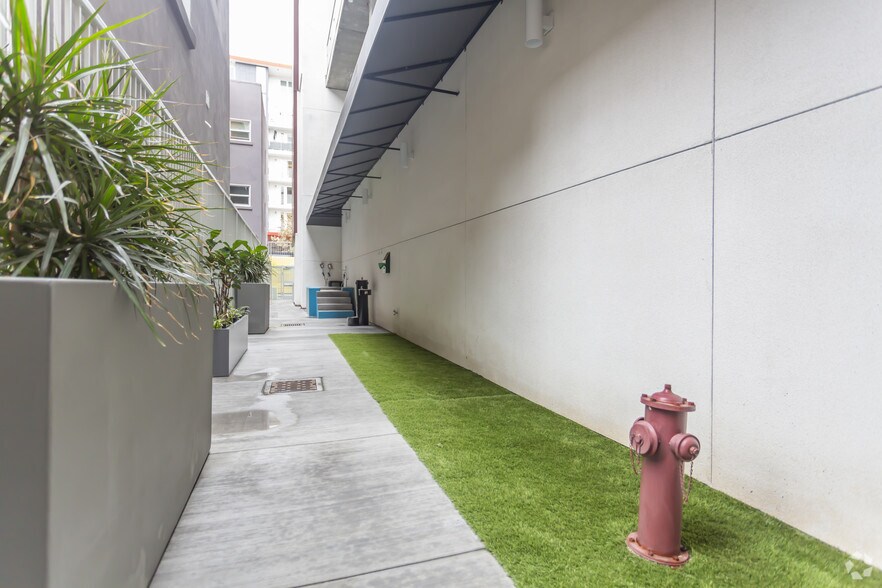 More Photos Of 1110 F St, San Diego Apartments For Lease