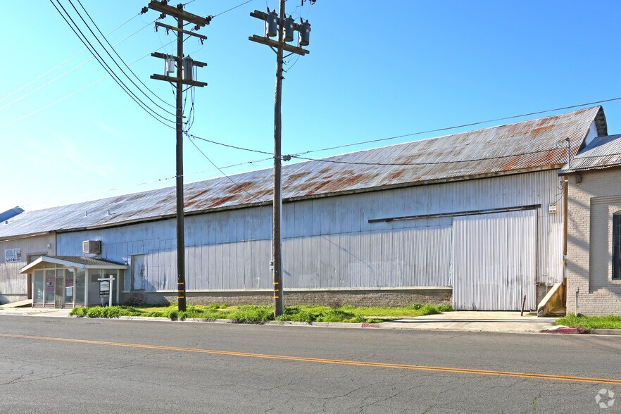 Primary Photo Of 216 N E St, Madera Warehouse For Sale