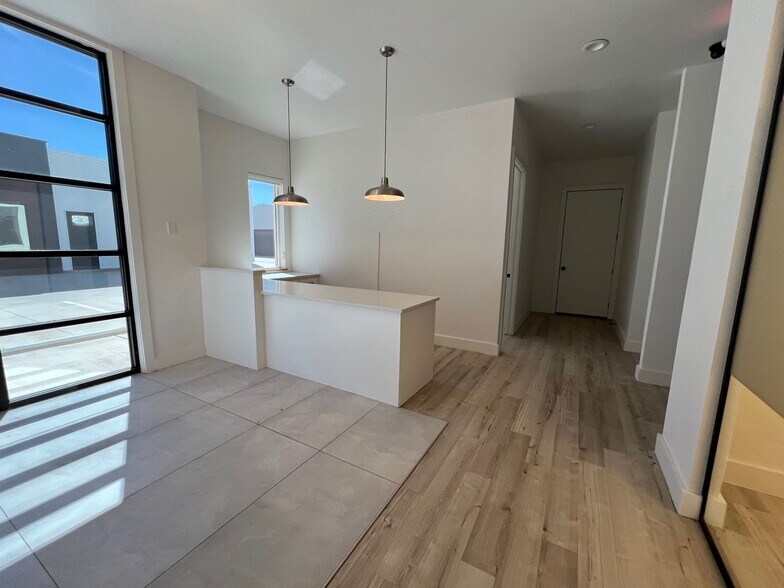 More Photos Of 8341 Upland Ave, Lubbock Office For Sale