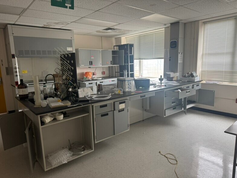 More Photos Of 6810 SE Dwight St, Topeka Industrial For Sale