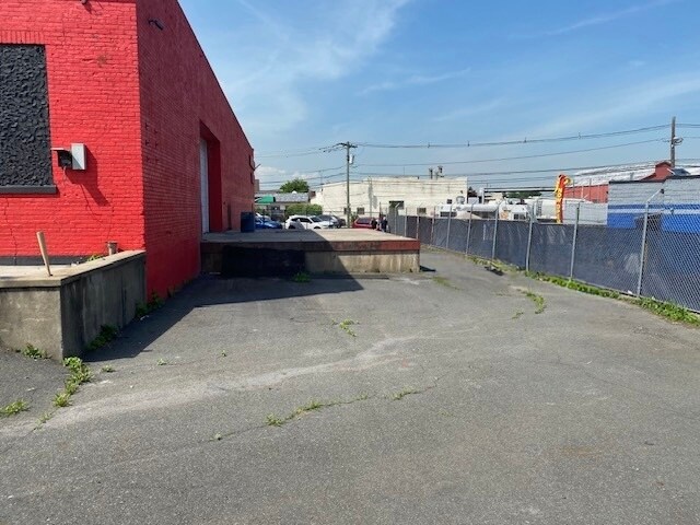 More Photos Of 860 Market St, Paterson Service For Lease