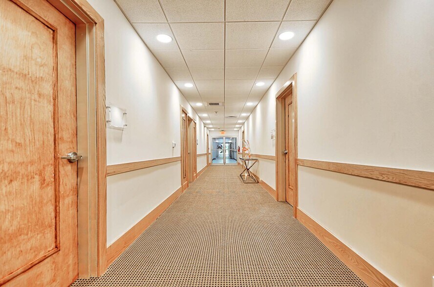 More Photos Of 3411 Tamiami Trl N, Naples Office For Sale