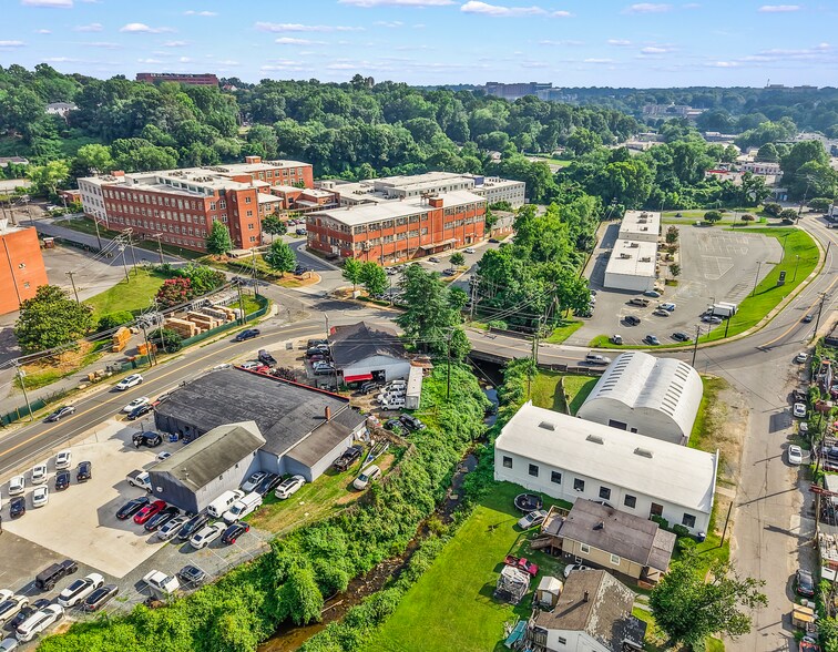 More Photos Of 1004 Rundell St, Winston-Salem Flex For Lease