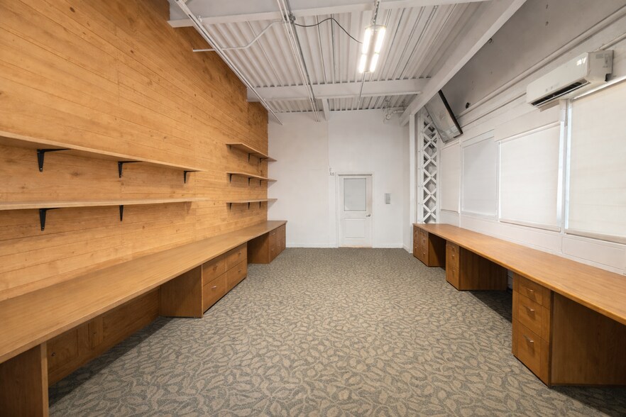 More Photos Of 411 Puuhale Rd, Honolulu Service For Lease