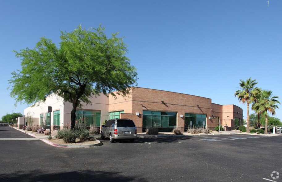 More Photos Of 2323 W Rose Garden Ln, Phoenix Light Distribution For Lease