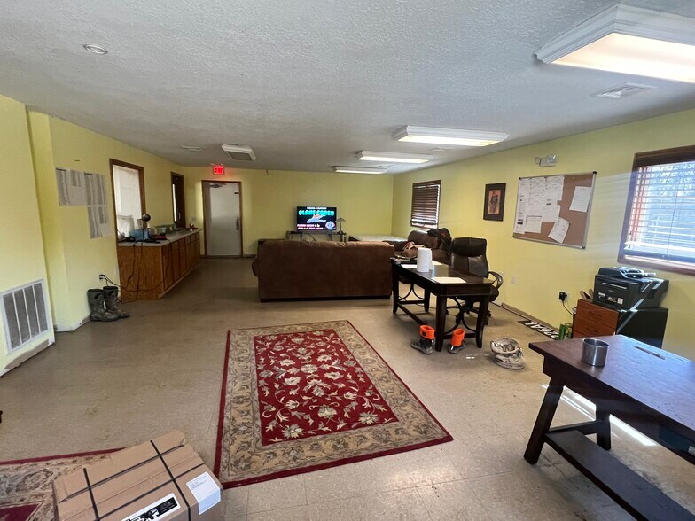 More Photos Of 2210 W Washington Center Rd, Fort Wayne Warehouse For Sale