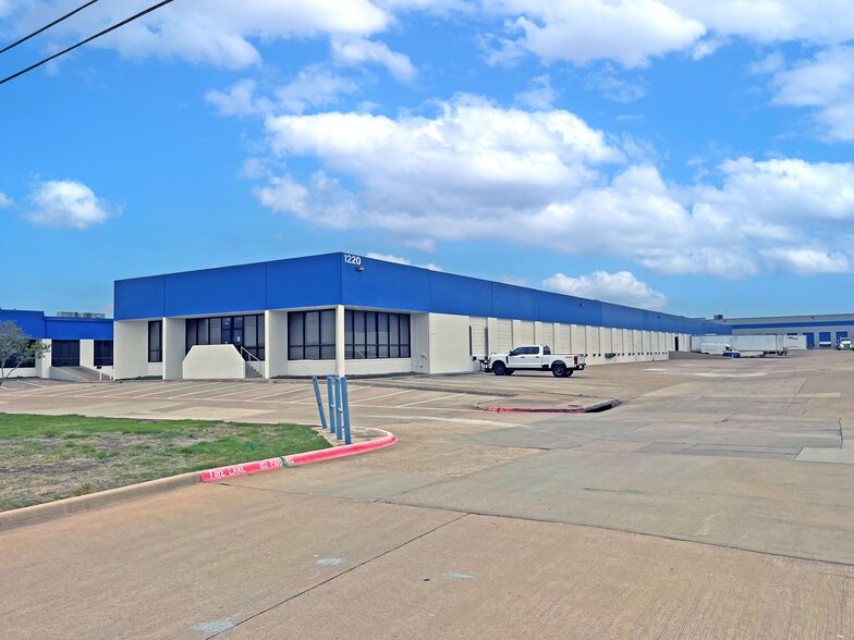 Primary Photo Of 1220 Texan Trl, Grapevine Warehouse For Lease