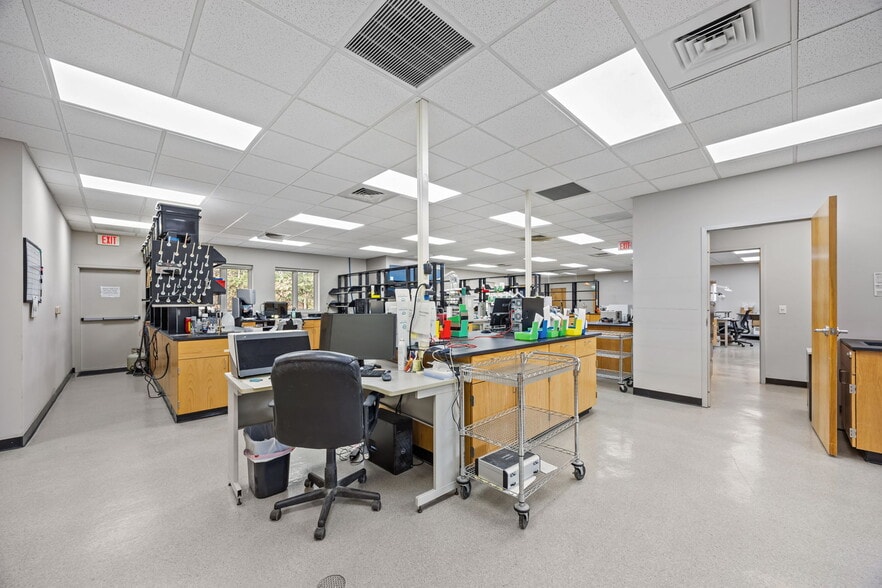 More Photos Of 9 Walden Ridge Dr, Asheville Medical For Lease