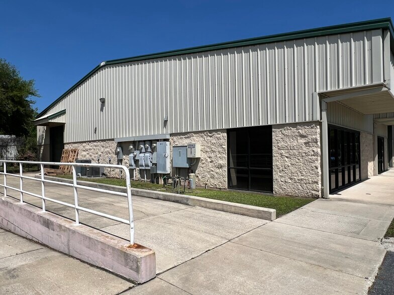 More Photos Of 10330 Chedoak Ct, Jacksonville Light Distribution For Sale