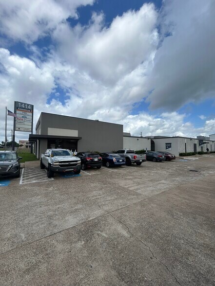 More Photos Of 1414 South Loop W, Houston Medical For Lease