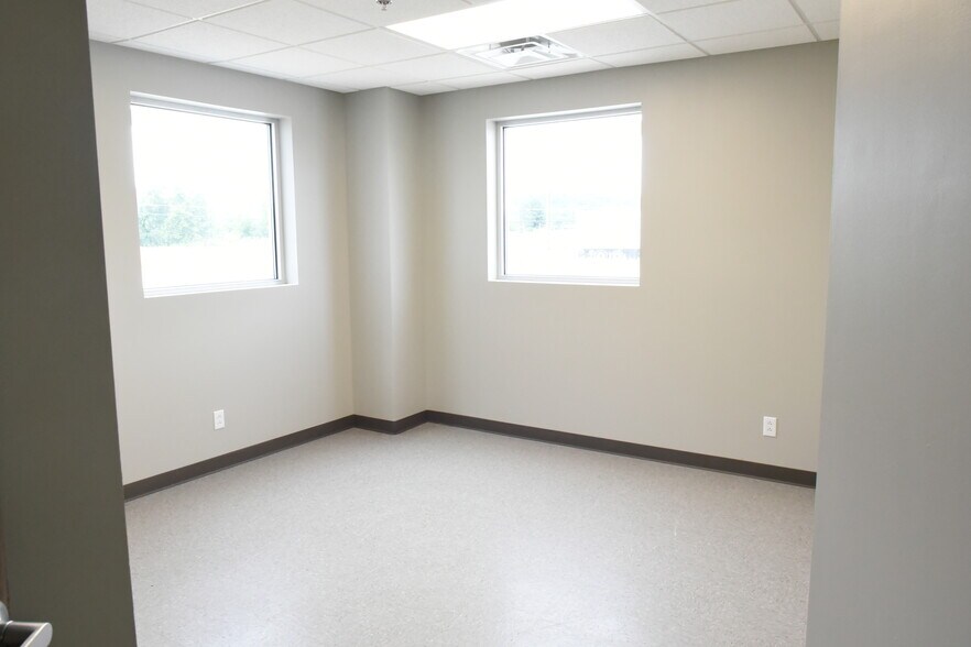 More Photos Of 265 Commerce Dr, South Point Industrial For Lease