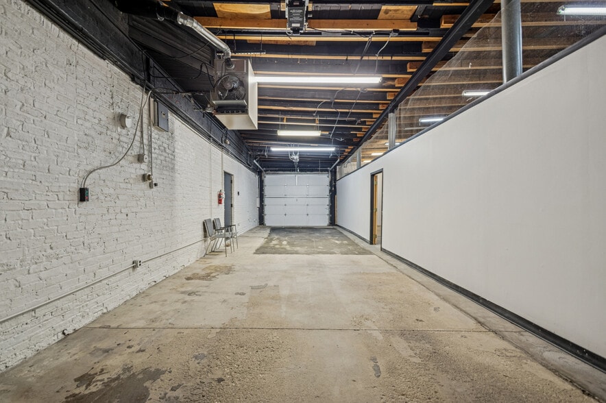 More Photos Of 4019-21 N Elston Ave, Chicago Storefront Retail Office For Lease