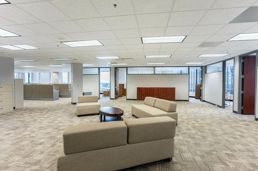 More Photos Of 600 Renaissance Ctr, Detroit Office For Lease
