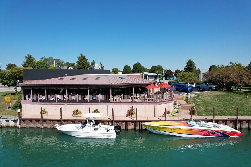 More Photos Of 119 Clinton Ave, Saint Clair Restaurant For Sale