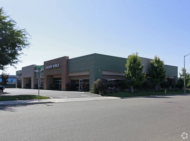 Primary Photo Of 5850 E Shields Ave, Fresno Warehouse For Lease