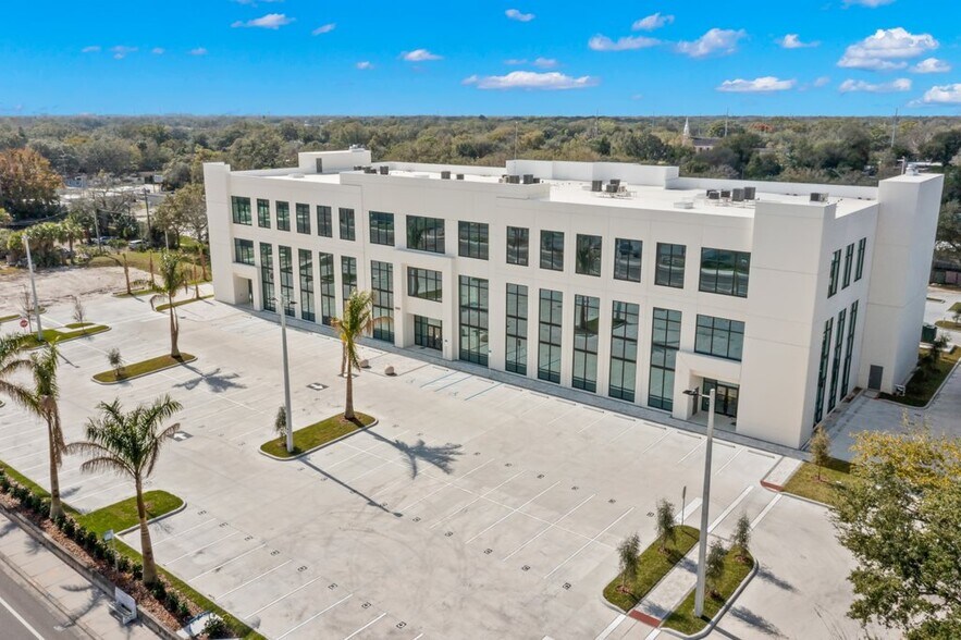 More Photos Of 10050 N Florida Ave, Tampa Office For Lease