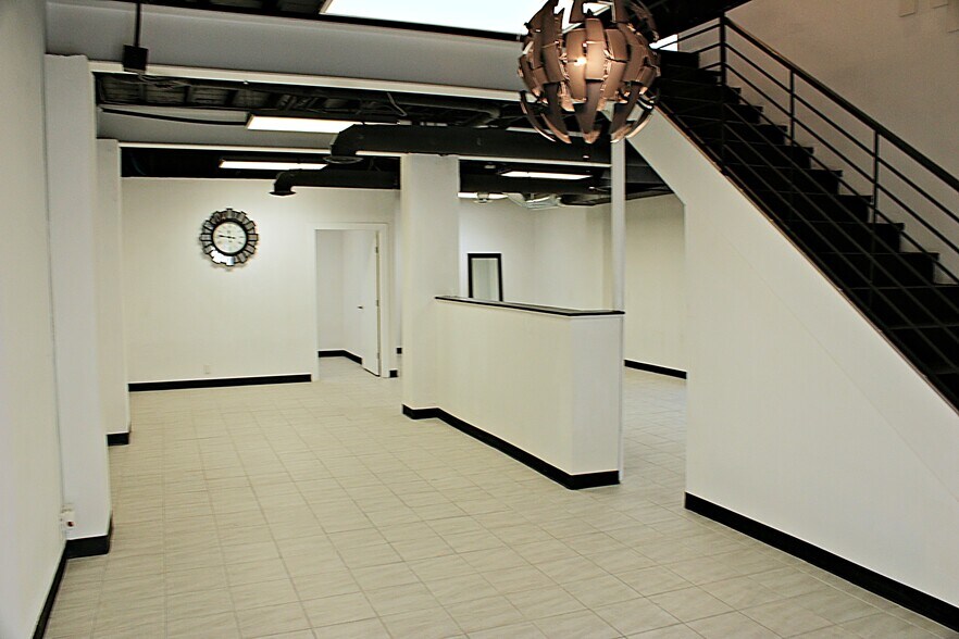 More Photos Of 2317 E Missouri Ave, El Paso Freestanding For Lease