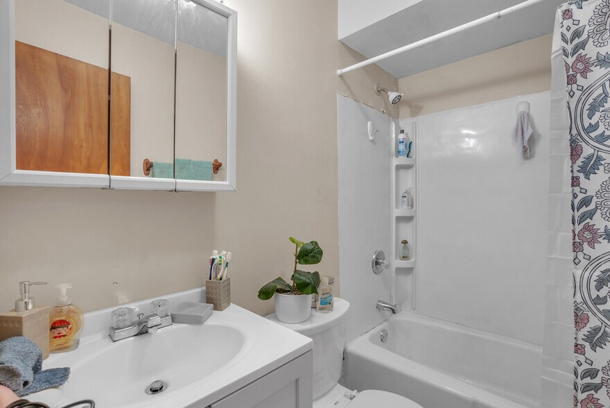 More Photos Of 6922 Columbia ave, Hammond Multifamily For Sale