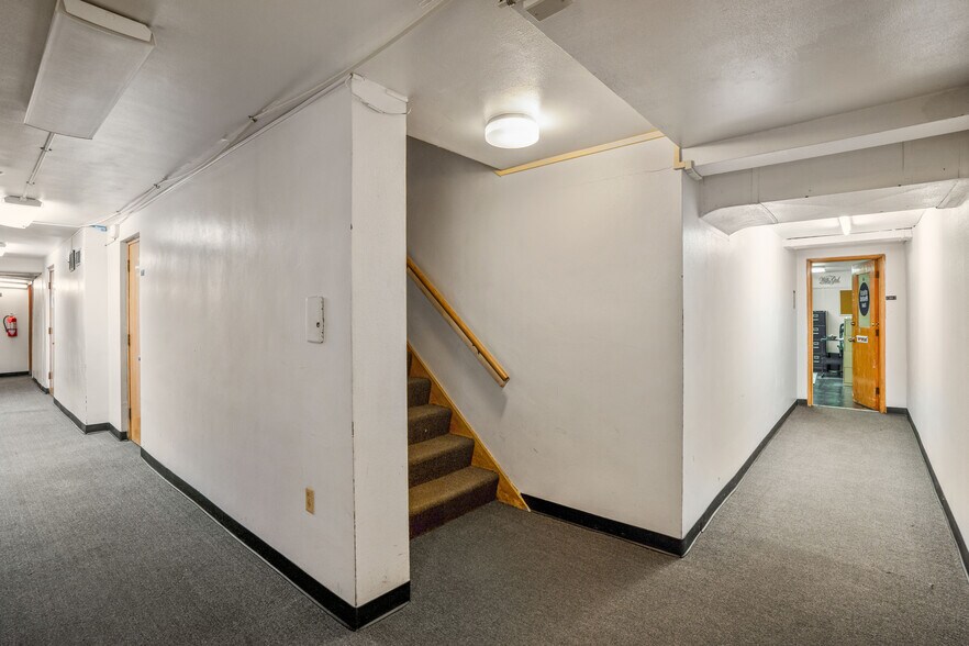 More Photos Of 6032-6040 W Lisbon Ave, Milwaukee Office For Sale