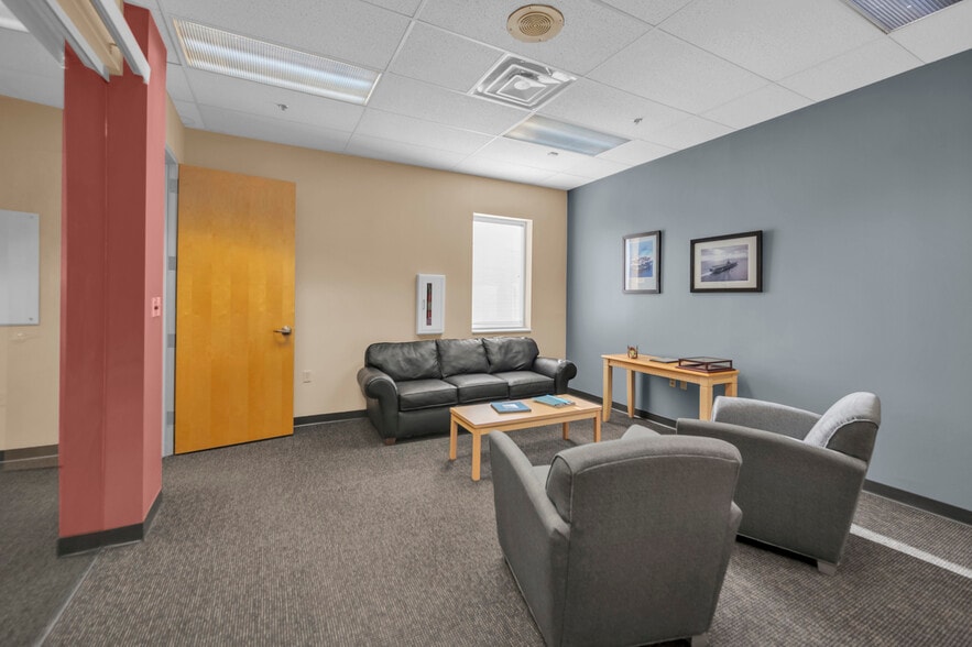 More Photos Of 1445 Kemper Meadow Dr, Cincinnati Loft Creative Space For Sale