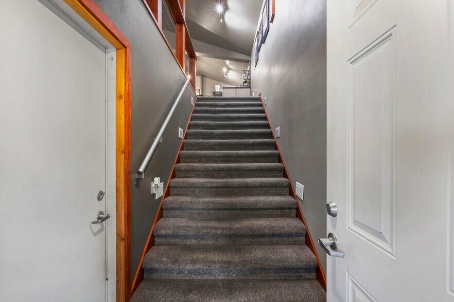 More Photos Of 3530 NE Old Belfair Hwy, Belfair Convenience Store For Sale