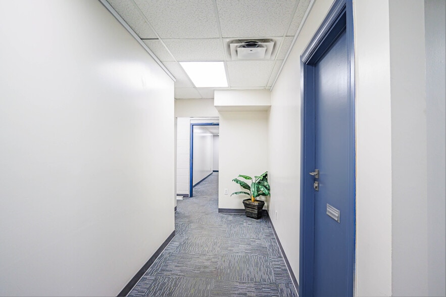 More Photos Of 3460 93 St NW, Edmonton Office For Lease