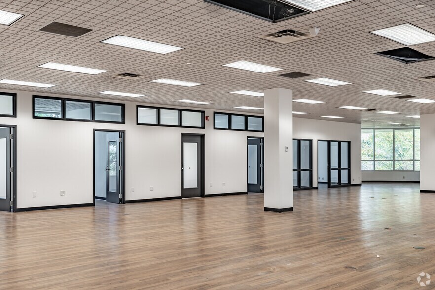 More Photos Of 5300 Crosswind Dr, Columbus Manufacturing For Lease