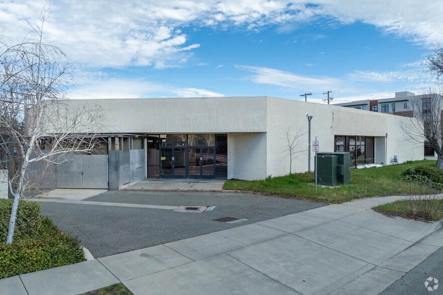 More Photos Of 1375 S De Anza Blvd, Cupertino Restaurant For Sale
