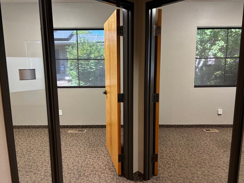 More Photos Of 3724 N Plantation River Dr, Boise Office For Sale