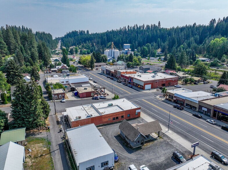 More Photos Of 424 S Main St, Troy Bank For Lease