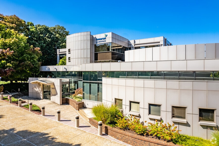 More Photos Of 11600 Sunrise Valley Dr, Reston Office For Lease