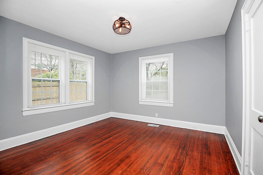 More Photos Of 2220 The Plaza, Charlotte Office Residential For Sale