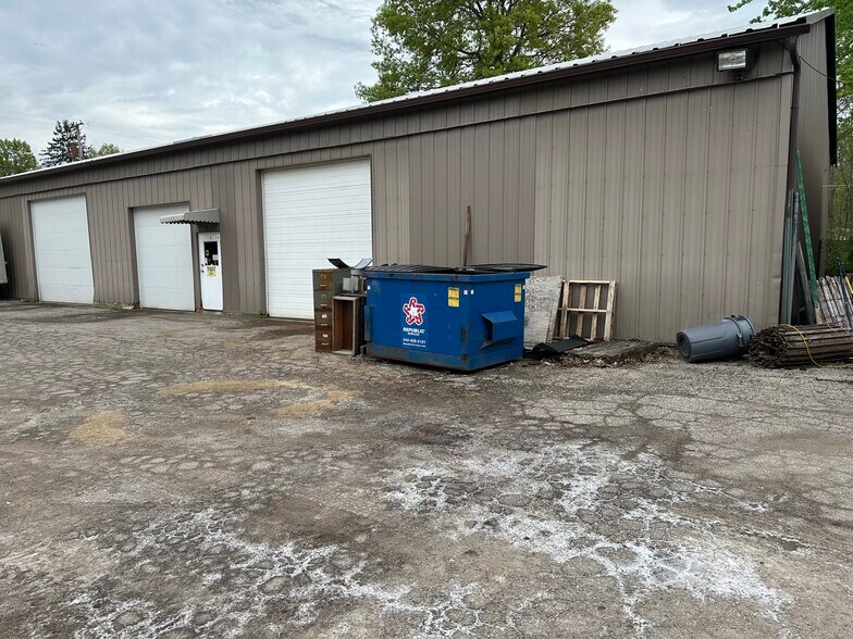 Primary Photo Of 1843 Middle Ave, Elyria Warehouse For Sale