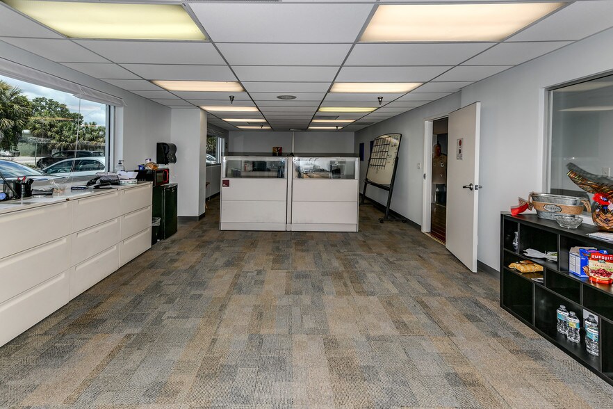 More Photos Of 2313 W Violet, Tampa Medical For Lease