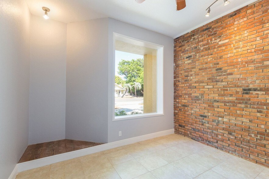 More Photos Of 2244 1st Ave N, Saint Petersburg Medical For Lease