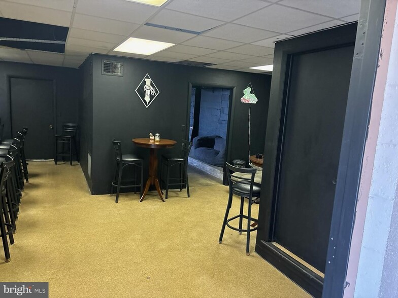 More Photos Of 512-520 W Chestnut Ave, Vineland Light Distribution For Sale