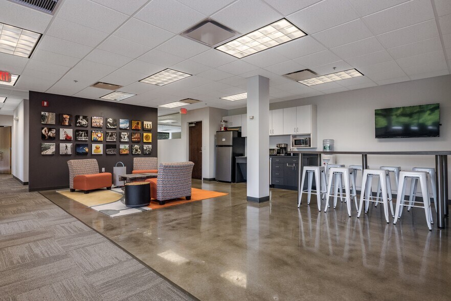 More Photos Of 55 Corporate Dr, Trumbull Office For Lease