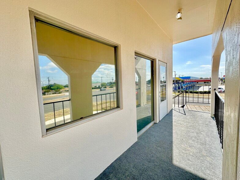 More Photos Of 7205 Bandera Rd, San Antonio Unknown For Lease