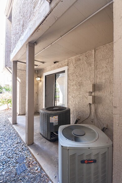 More Photos Of 1530 Howe Ave, Sacramento Hotel For Sale