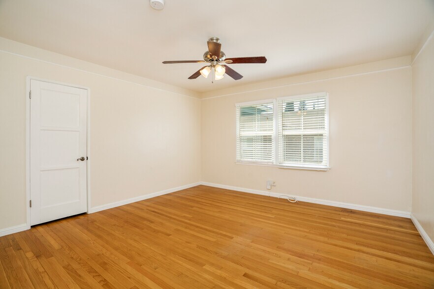 More Photos Of 5918 S Fairfax Ave, Los Angeles Apartments For Sale