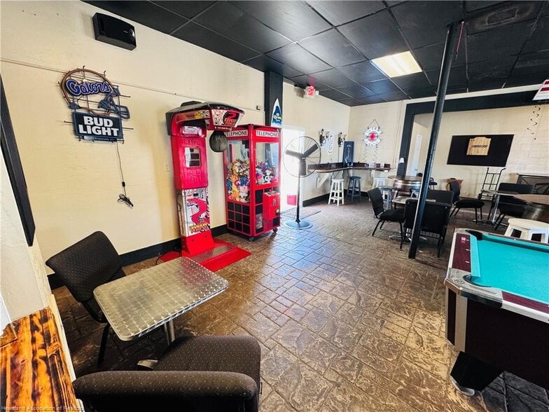 More Photos Of 407 N Ridgewood Dr, Sebring Convenience Store For Sale