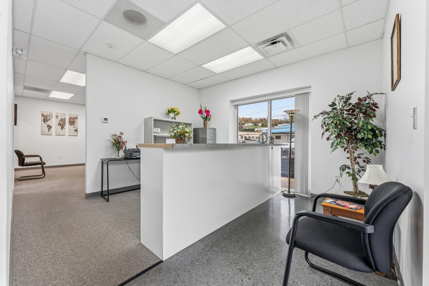 More Photos Of 742 Fairmont Rd, Morgantown Office For Lease