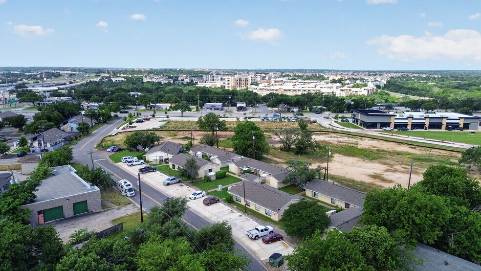 More Photos Of 1500 Park Ln, Georgetown Multifamily For Sale