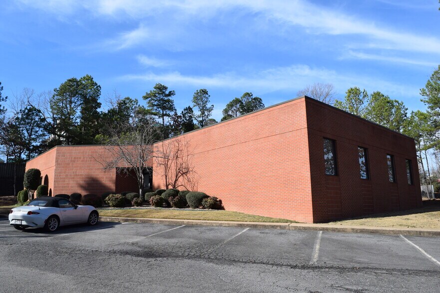 More Photos Of 14 Office Park Dr, Little Rock Office For Sale