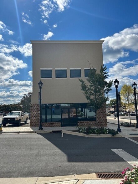 More Photos Of 119 W Mountain St, Kings Mountain Office For Sale