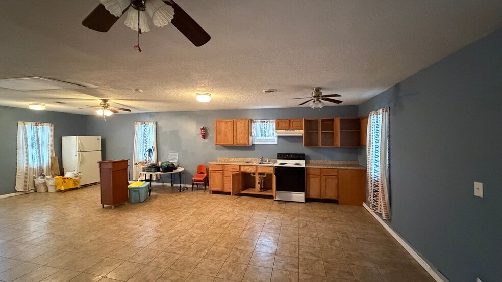 More Photos Of 11233 Lagrange Rd, Elyria Specialty For Sale