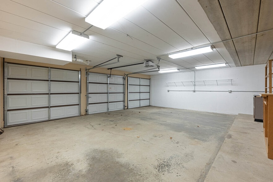 More Photos Of 2382 S Dixie Hwy, Dayton Storefront Retail Office For Sale