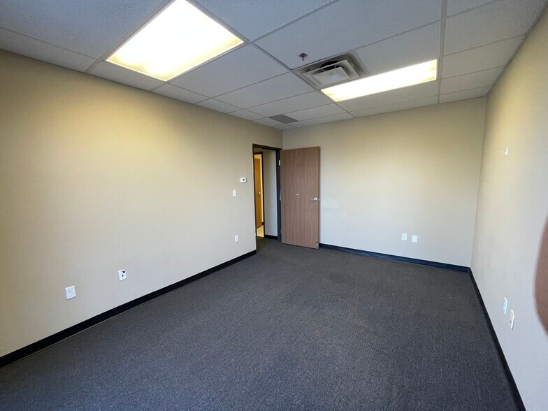 More Photos Of 12656 E Jamison Pl, Englewood Light Manufacturing For Lease